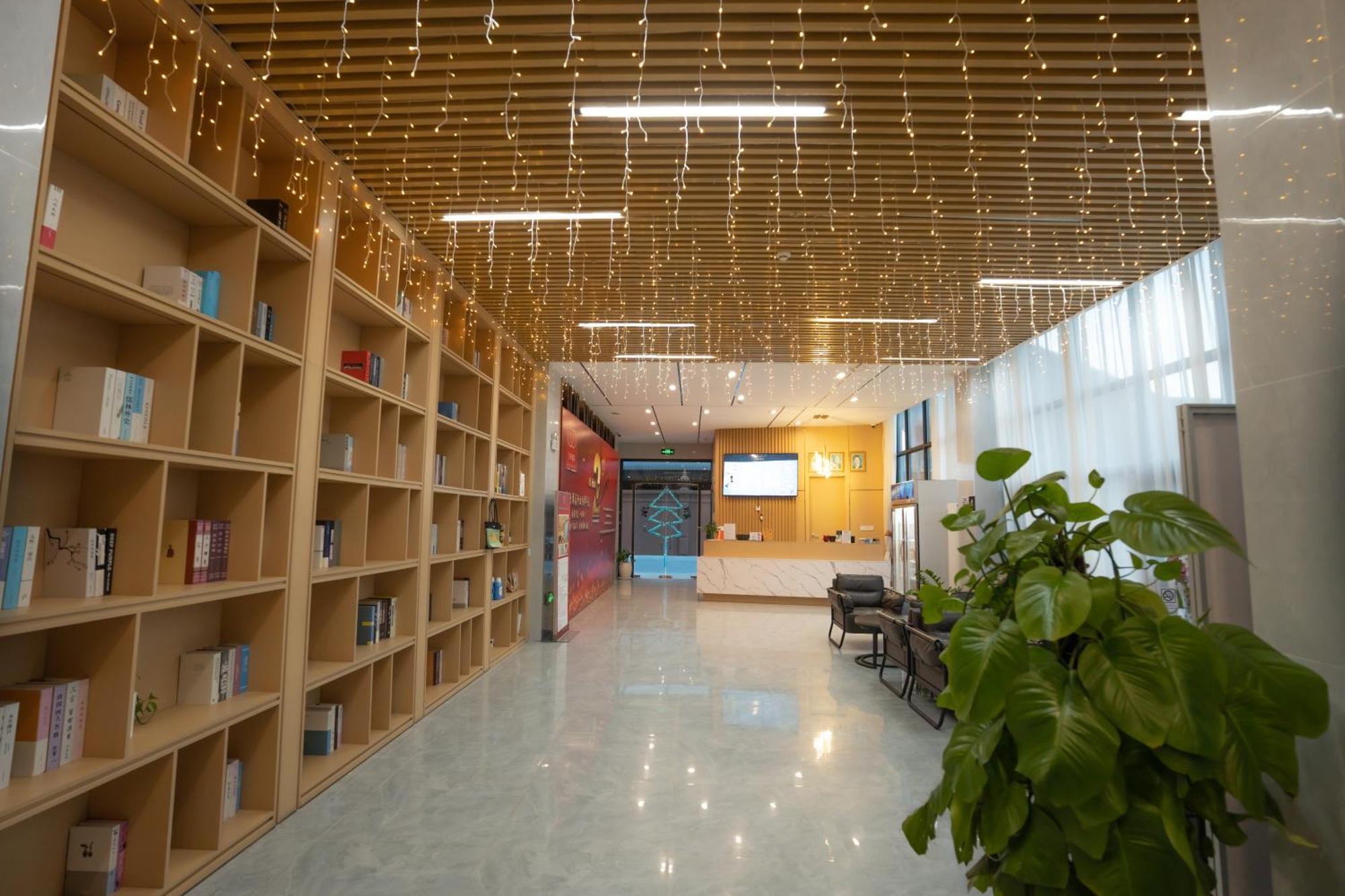 Ark Hotel Phnom Penh Exterior foto
